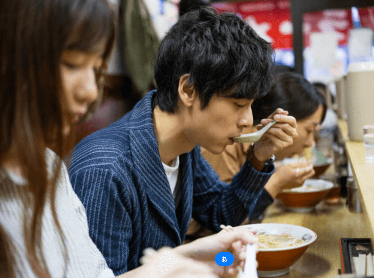 様々な食事が並んだ画像
